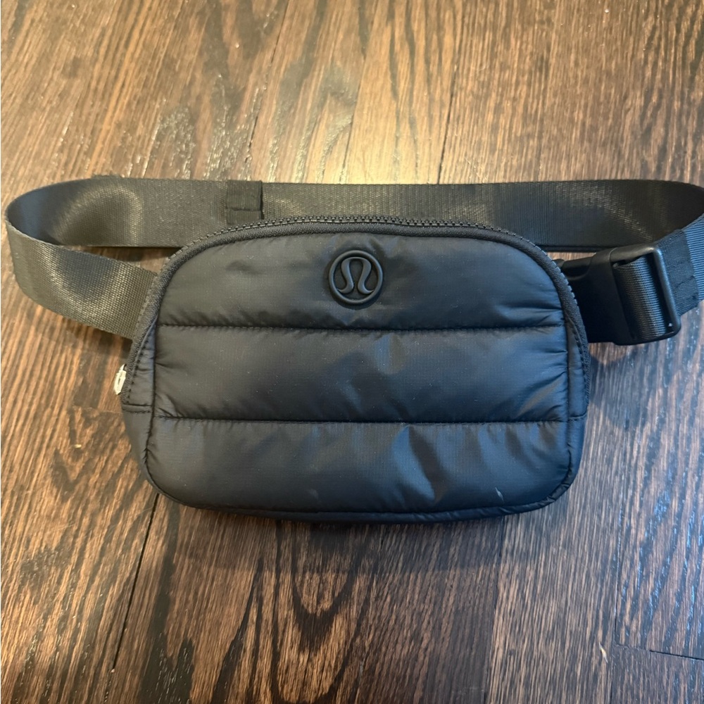 Lululemon Everywhere belt bag. Barely worn in perfect condition.
